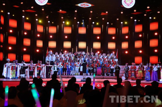 歌声<em>赞美</em>新生活——拉萨市纪念西藏民主改革65周年