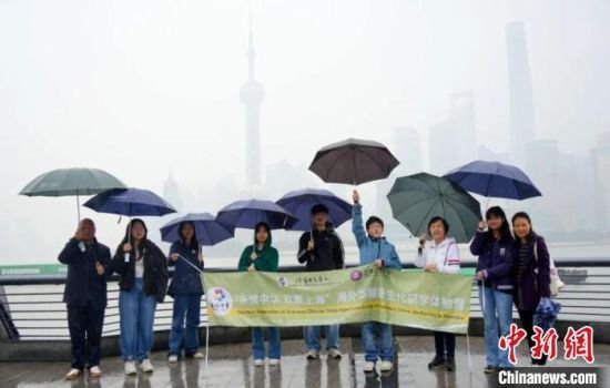 德国华裔少年行走上海 感受海派风情