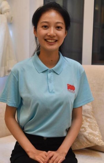 中国传媒大学美女领诵员冯琳，惊艳的背后，是杨澜点评的特质