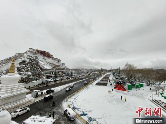 受降雪影响 西藏<em>布达拉宫</em>18日暂停对外开放