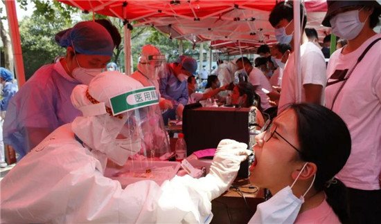 <em>商丘市第一人民医院</em>全力以赴做好核酸检测工作