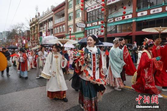 加拿大温哥华华埠新春大游行规模创历史新高