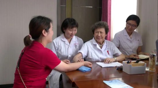 国医大师肖承悰，82岁仍带教出诊，她的养生秘籍有3条，值得...