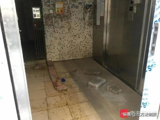 “像住臭水沟”！广州一居民楼屎水泛滥，两年没解决