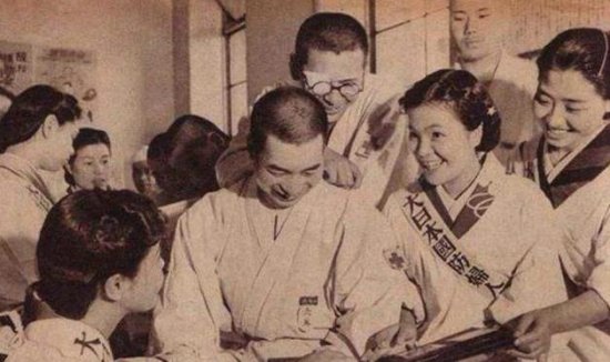 二战时，日本<em>的女人</em>有多疯狂？为了战争，不惜奉献自己