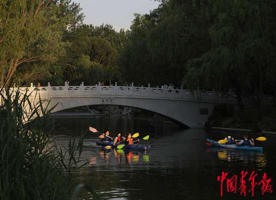 北京亮马河“二十四桥”的春夏秋冬
