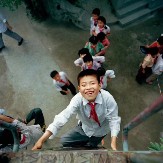 秋山亮二摄影展将开幕 展示<em>80年代</em>中国儿童的动人瞬间
