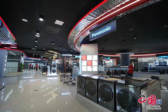 泸州金融商业中心京东电器城市旗舰店开始试营业