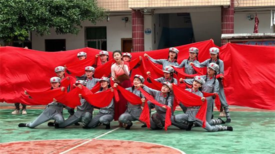 兴国县埠头片区中学艺术节初赛在均村中学举行