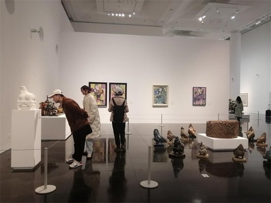 清华艺博“看与被看：当代艺术展”开幕