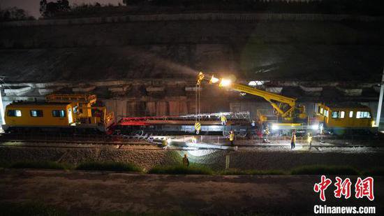 柳州铁路枢纽扩能改造施工 提升西部陆海新通道运力