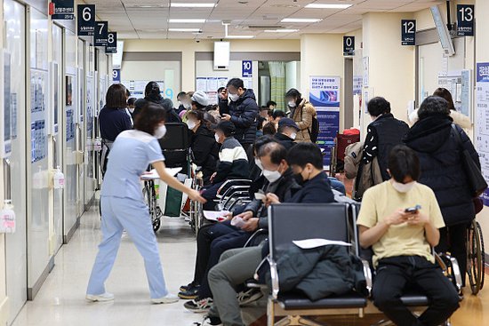 韩国保健福祉部宣布即日起调整护士<em>业务范围</em> 承担部分医生业务