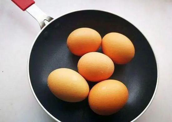 西葫芦鸡蛋饼的家常<em>做法</em>，简单易学，做<em>早餐</em>真好！