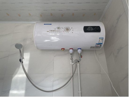 人民直击：问题热水器借捐赠名义推销给村民