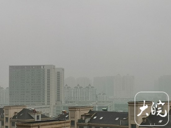 大雾滋扰返程路，安徽12县市发布预警