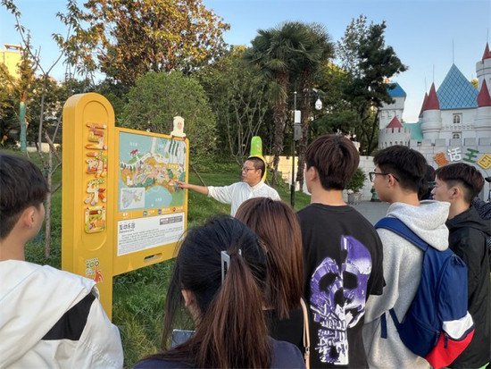 武汉工商学院师生助力武汉动物园升级改造
