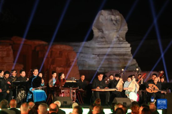 中国-埃及民族音乐会在埃及<em>金字塔</em>景区举办