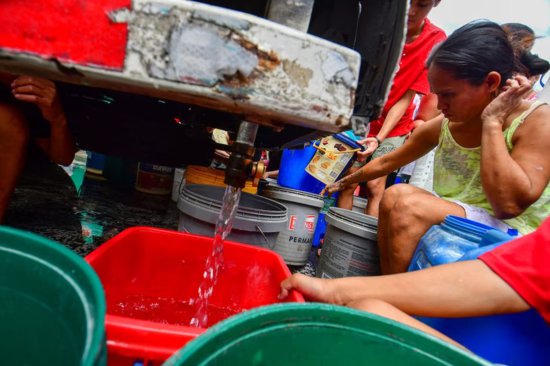 总台记者<em>看</em>世界丨明明四<em>面</em>环水，菲律宾为何遭遇严重供水危机？