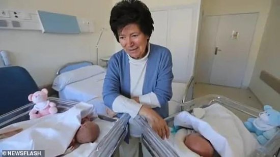 西班牙妇人64岁试管婴儿生下双胞胎，结果却被剥夺了抚养权...