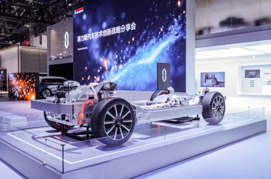 赛力斯汽车亮相北京车展 新技术新产品诠释“新豪华”