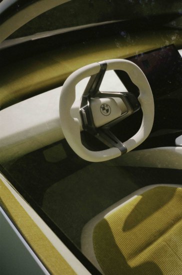 宝马展示全新BMW ImageTitle BMW 新世代概念车展示下一代人机...