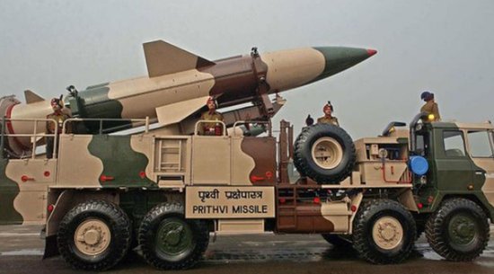 目标<em>对准</em>邻国航母？印度试射反航母导弹，速度超10马赫，必须...
