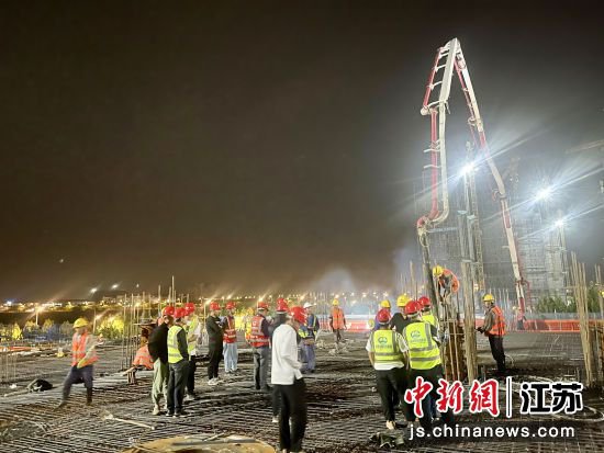 宁马城际铁路<em>滨江</em>车辆段项目首块筏板浇筑