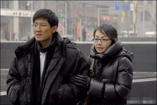 杨颖公司嫩模酷似天王嫂昆凌，父亲为知名演员，是宋丹丹的挚友