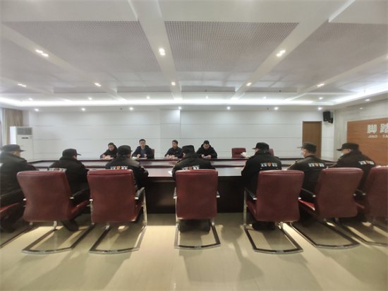 郑州市实验高中举行“三保人员”培训会，助力平安开学