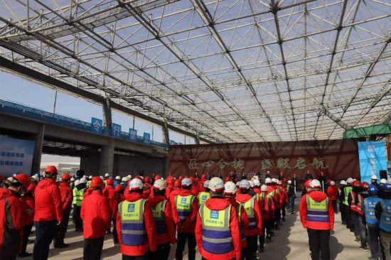 西安咸阳国际<em>机场</em>三期扩建工程东航站楼项目钢结构顺利合拢