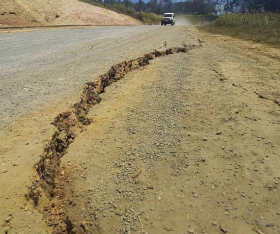 巴布亚新几内亚<em>地震</em>已致3人死亡 幸存者讲述逃生瞬间