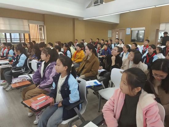 江北区“五个一点”特色教育之“读一点名著”——专家领读活动