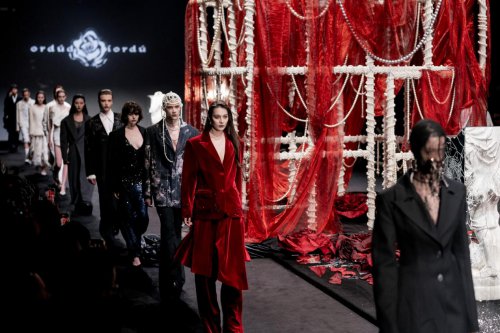 ordúdíordú设计师<em>服装品牌</em>再度亮相上海时装周