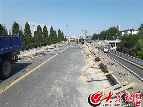 <em>莱阳城区</em>立交桥防护工程如火如荼 预计10月份完工