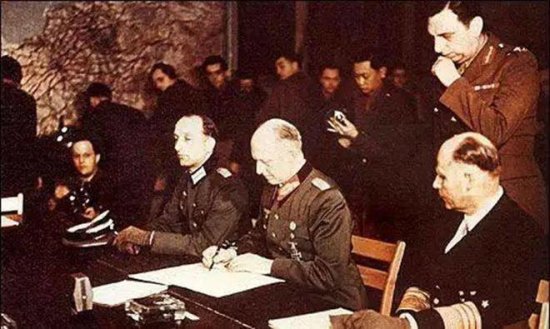 1945年德国投降，代表纳粹签署投降书的三名<em>将军</em>结局<em>如何</em>？