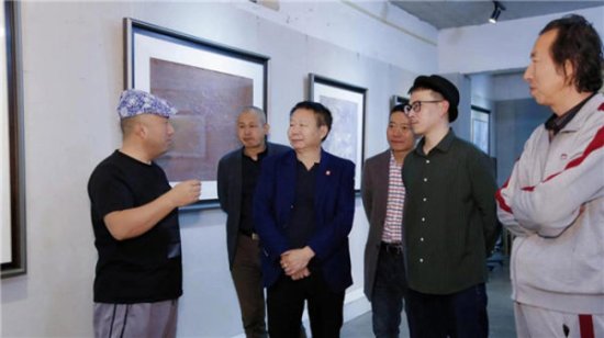 画家南海首次举办个展 《物我无成》系列作品亮相中国宋庄艺术区
