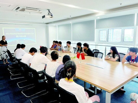 安徽蚌埠：“周六创业课”为大学生导航