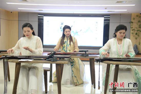 南宁举办“益课堂”三八节妇女专场公益讲座弘扬古琴艺术