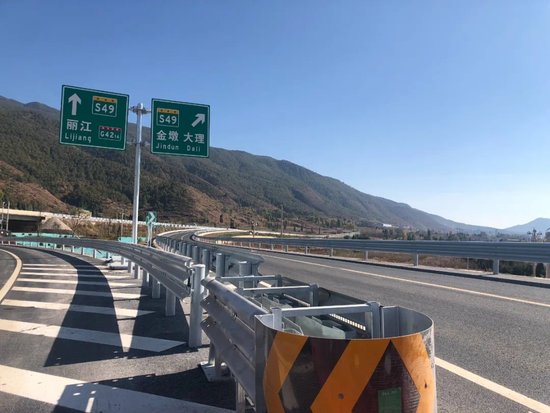 <em>鹤庆</em>至丽江关坡高速公路已完成90%以上 预计12月底通车运
