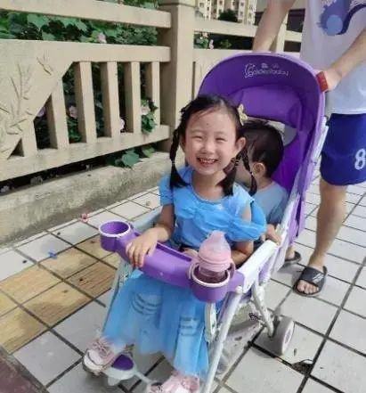 就取了个东西孩子就不见了，上海4岁女童走失已超24小时！
