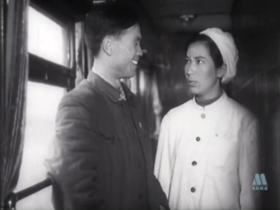 63年前的经典反特片《铁道卫士》：谍战版长津湖，真实案件改编