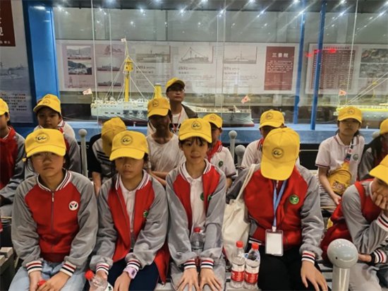 定南县第一小学师生赴赣州方特开展红色研学活动