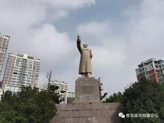 浮山脚下的<em>伟人</em>石像，纪念毛主席诞辰130周年！