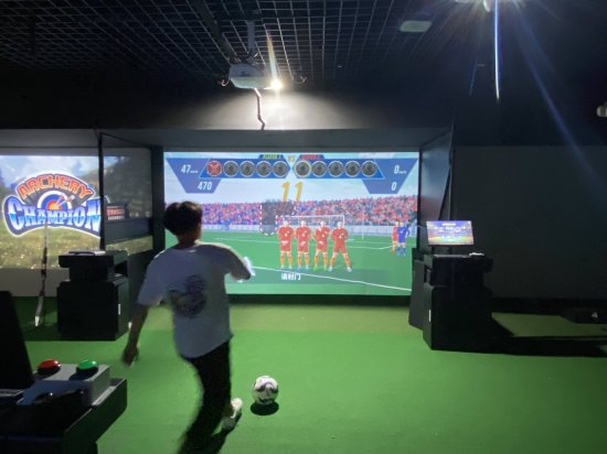 室内<em>模拟足球</em>（屏幕影像虚拟<em>足球</em>）设备的选择忠告！