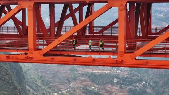 业内观点 | 首次全景展现贵州桥梁建设奇迹，这部纪录片引热议
