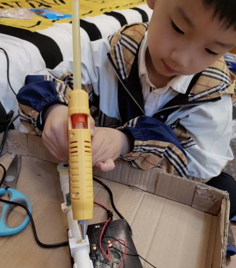 了不起！扬州8岁小学生科技发明获全国奖项 最爱逛<em>五金店</em>