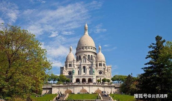 法国巴黎：圣心大教堂，巴黎的最著名旅游地标之一