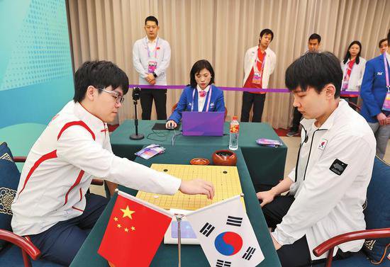 亚运会围棋男子个人赛打响 云南选手柯洁取得开门红
