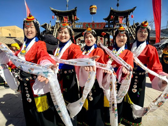 青海<em>慕容</em>古寨二月二祭酒典非遗文化旅游活动举行