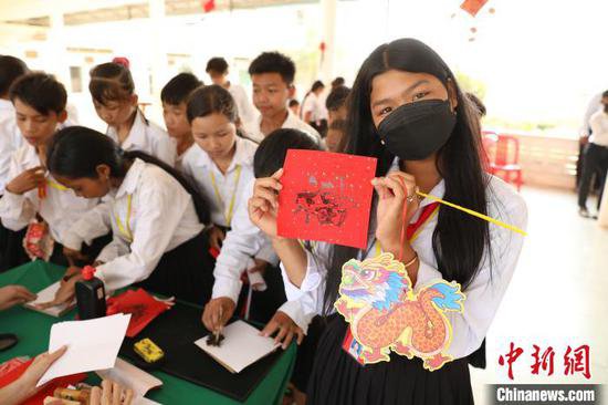 文化体验营让柬埔寨边境华校学生爱上中国文化